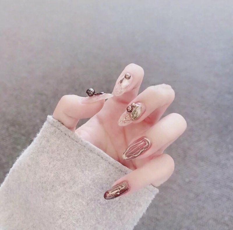 美甲趋势：绵阳女性追求个性化美学的新风尚